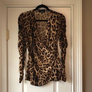 Leopard print long sleeve shirt - size m-